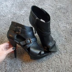 Nine West Sydneyr Black Leather Ankle Bootie 8.5